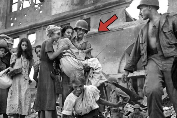Filipino Civilians Cried When American Soldiers Risked Their Lives To Rescue Them From Hell